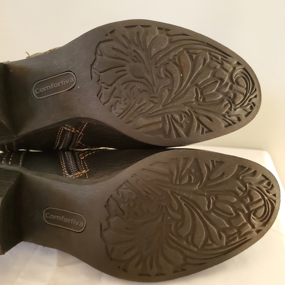 COMFORTIVA Black Leather Women's Short Boots, Side Zip, Like New. Size 8.5 - Picture 9 of 11